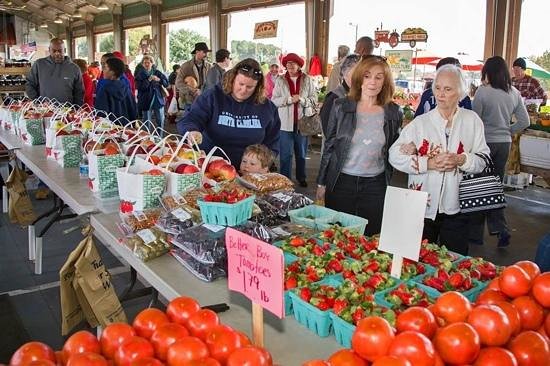 Saturday Mornings at the Farmers’ Market: The Place That Always Resets Me!